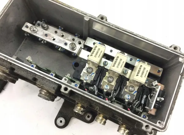 Volvo zekeringkast OEM 21631829 - Gebruikte staat image 7