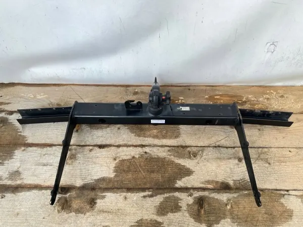 Refuerzo Barra Remolque VW T6 OEM 7H0803881J image 6