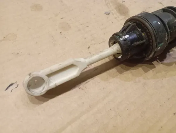 Cilindro esclavo de embrague OEM YGM1627 Dodge Caliber image 4