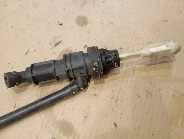 Cilindro esclavo de embrague OEM YGM1627 Dodge Caliber image 7