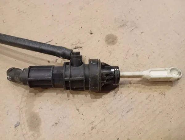 Cilindro esclavo de embrague OEM YGM1627 Dodge Caliber image 9