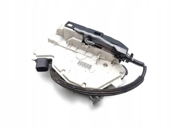 VW Passat CC Bakdörrlås Vänster 2011 5N0839015D image 2