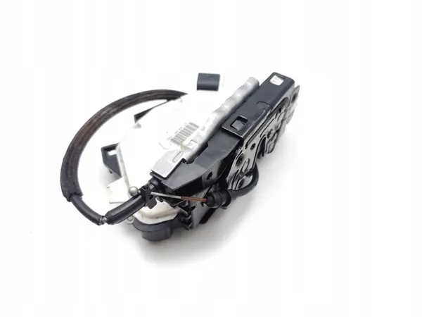 VW Passat CC Bakdörrlås Vänster 2011 5N0839015D image 3