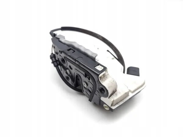 VW Passat CC Bakdörrlås Vänster 2011 5N0839015D image 4