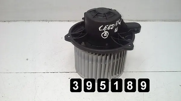 Kia Ceed 2009 Lämmitinpuhallinmoottori f00s33f023 image 3