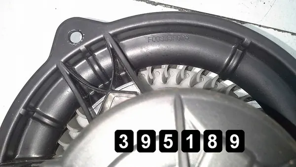 Kia Ceed 2009 Lämmitinpuhallinmoottori f00s33f023 image 6