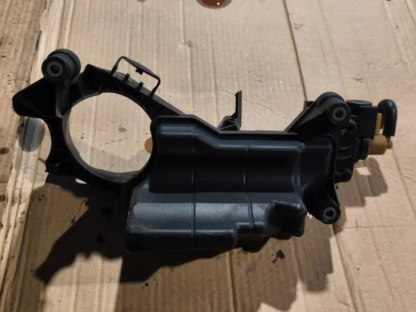 Porsche Unterdruckbehälter OEM 94611013077 - Gebraucht image 3