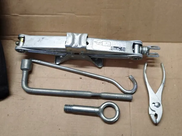 Jeu de Clés d'Attelage Honda Civic VIII OEM avec Étui image 3