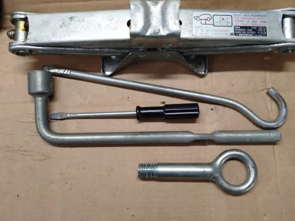 Jeu de Clés d'Attelage Honda Civic VIII OEM avec Étui image 4