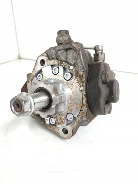 Bomba de alta presión Opel OE 97376269 - Usado image 3