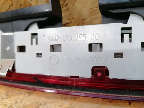 Takavalaisin Skoda Octavia 3 III Kombi 2012-2020 image 3