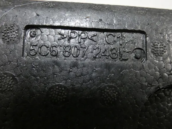 Etupuskuri Imu VW Jetta VI 15-17 OEM 5C6807248L image 9