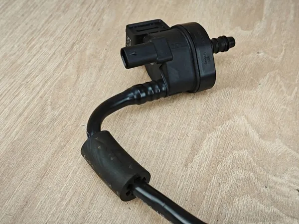 OEM 06H906517Q Tyhjiöventtiiliputki Audi A4 B9 image 3