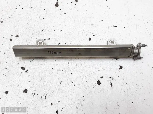 Rail de carburant Kia Venga 1.6 Essence 4c050493a image 1