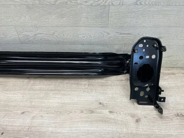 Volkswagen Touareg II 2017 Etupuskuri OEM 7P0807109D image 10