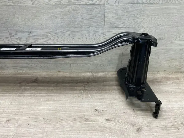 Volkswagen Touareg II 2017 Etupuskuri OEM 7P0807109D image 8
