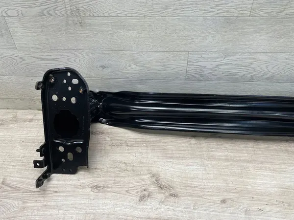 Volkswagen Touareg II 2017 Etupuskuri OEM 7P0807109D image 9