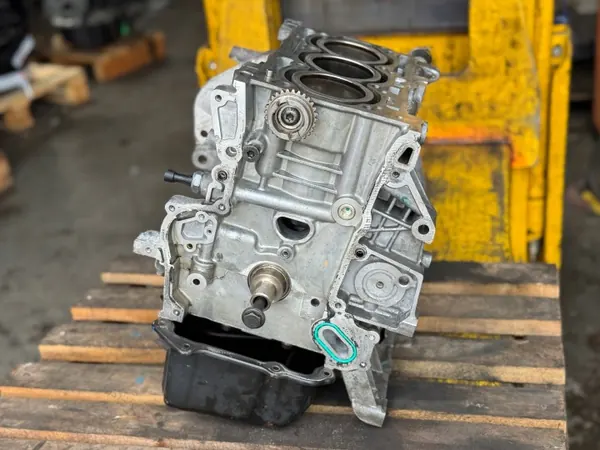 Motorblock komplett Fiat 500 1.0 M-Hev OEM 46341162 image 3