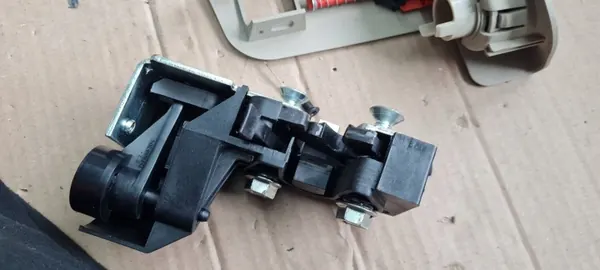 Audi OEM 8E0885880 Achterbank Slot Rechts Achter Zwart image 10