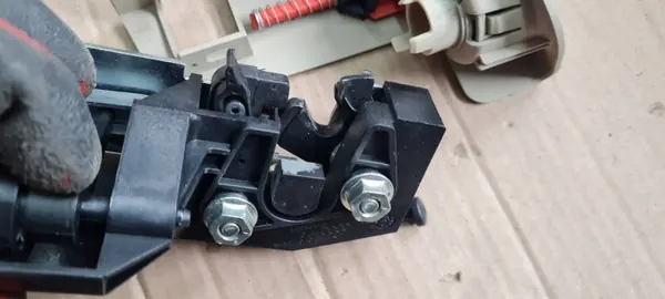Audi OEM 8E0885880 Achterbank Slot Rechts Achter Zwart image 9