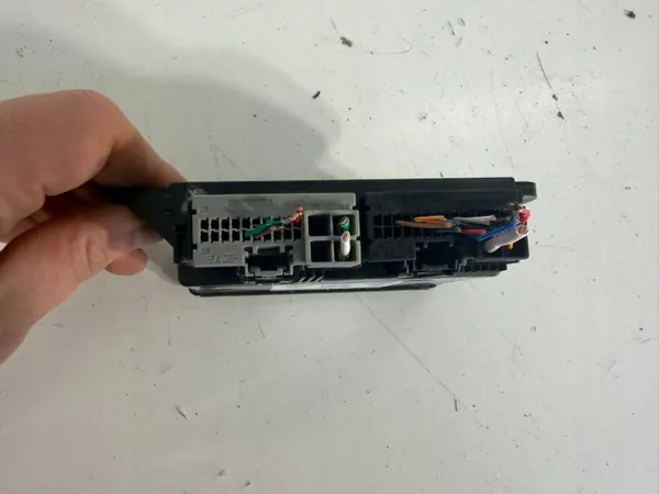 Módulo OEM 81870R2110 de porta-malas elétrico Kia Sportage image 3