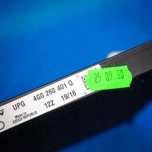 Ilmastointijäähdytin Audi A6 A7 4G 4G0260401Q image 7