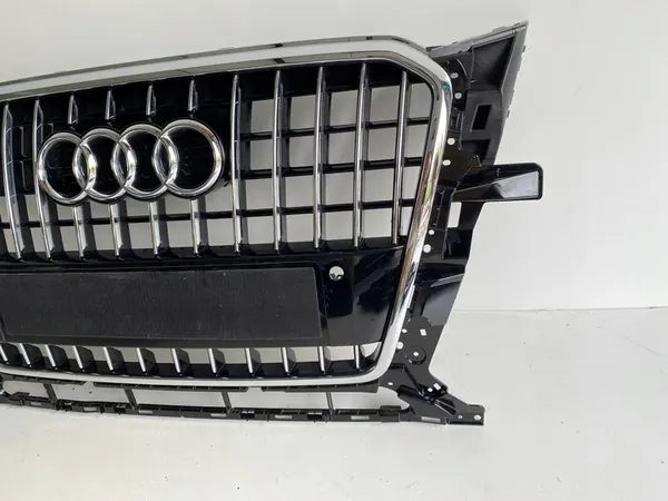 Audi Q5 8R0 Front Grill S-Line 2012- image 6