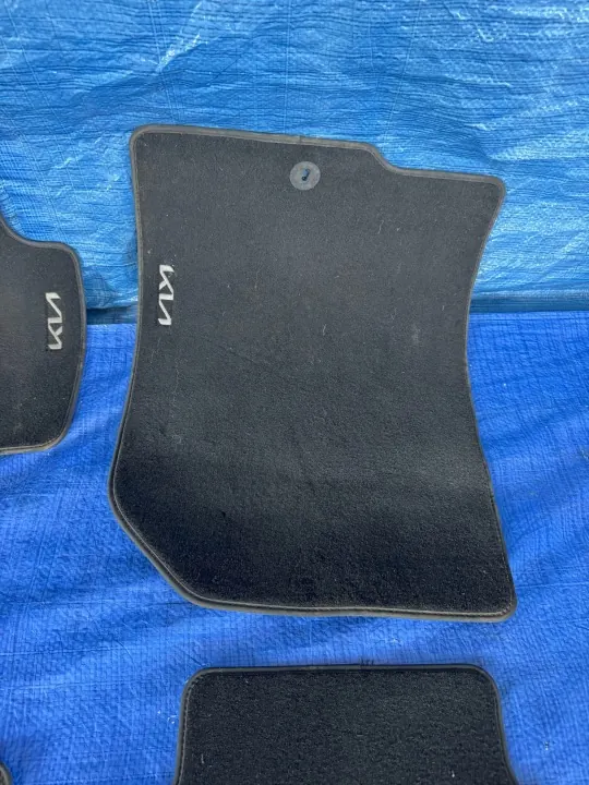 Tapis velours usagés pour Kia Stonic Lift GT Line image 6