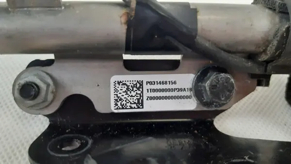 Volvo V60 II Pyrotechnische Motorhaubenverriegelung OEM 31468156 image 5