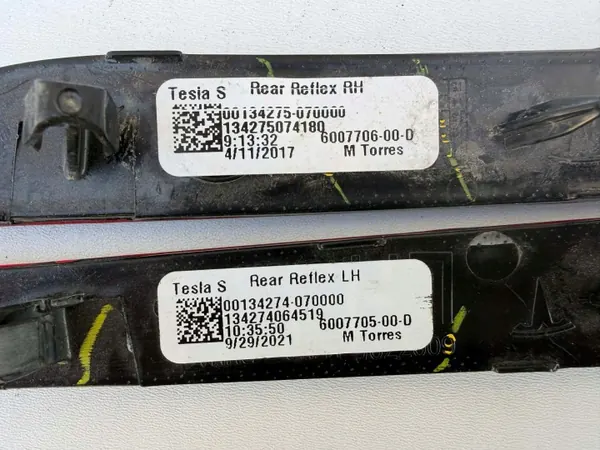 Refletor para-choques traseiro Tesla Model S OEM 6007706-00-D image 6