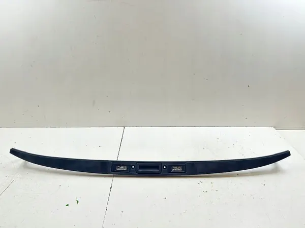 Volkswagen ID.4 Takakilven valo OEM 11A827335B image 2
