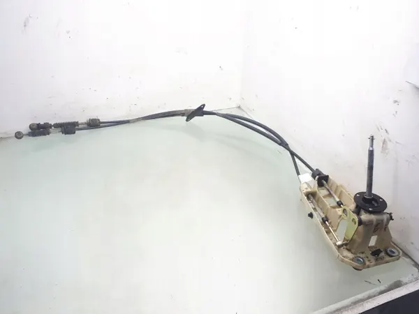 Selector de Marchas Volvo S60 OEM 30681396 - Usado image 2