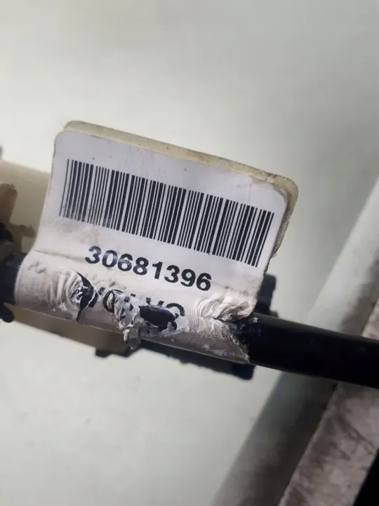 Selector de Marchas Volvo S60 OEM 30681396 - Usado image 5