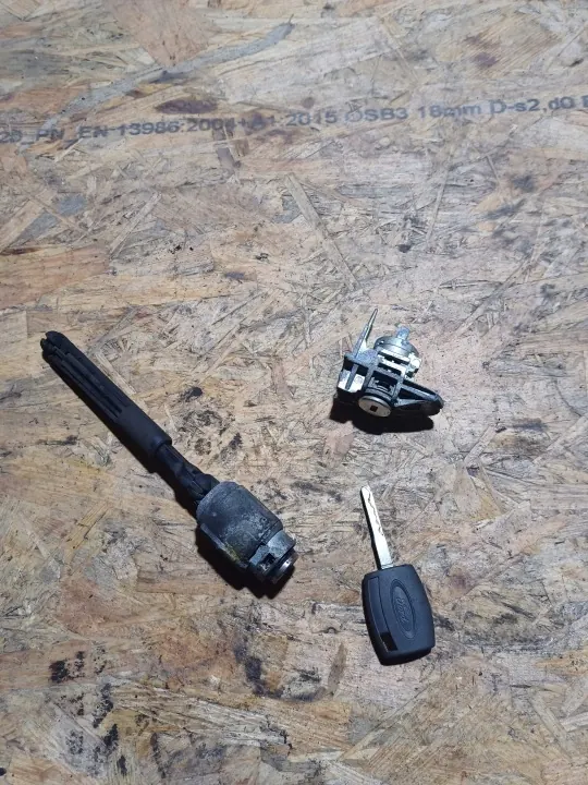Chave de Fecho do Capô Ford Kuga MK1 OEM lpokmnhyu890 image 2