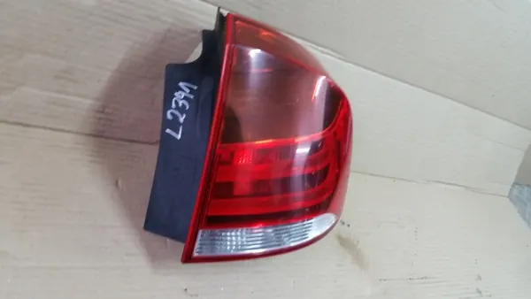 Luz trasera derecha guardabarros BMW X1 E84 OEM image 3