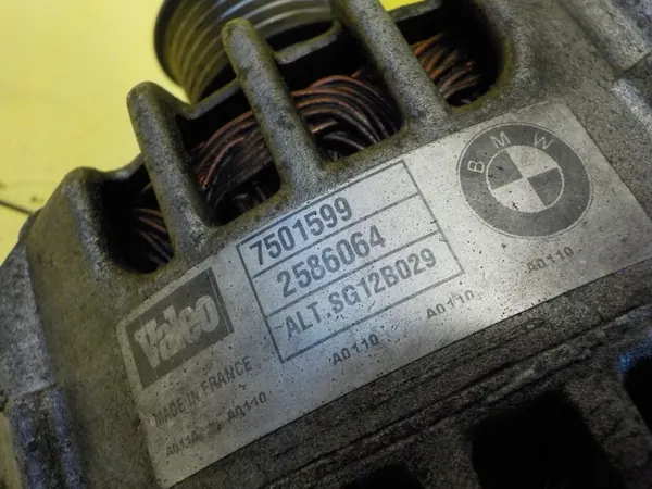BMW E46 E39 E60 X3 X5 Z4 3.0 B 330i Vaihtovirtageneraattori 7501599 image 5