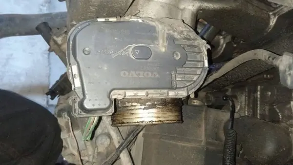 Volvo XC 90 Drosselklappe 2003 2.5L 30650013 image 3