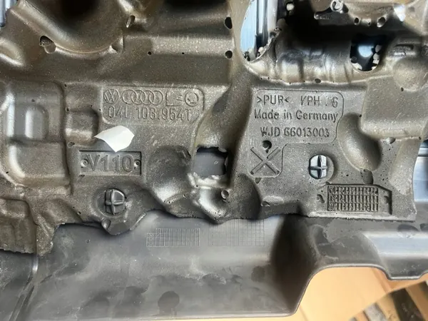 Tapa Motor Audi Q3 83A OEM 04L103954 T - Usado image 4