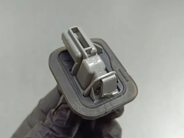 Luz de matrícula Suzuki SX4 S-Cross OEM FOB51571 image 3