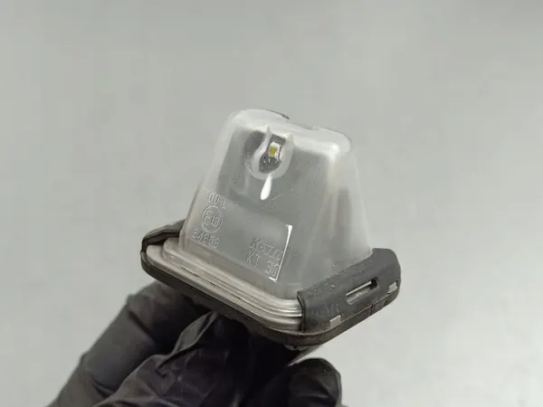 Luz de matrícula Suzuki SX4 S-Cross OEM FOB51571 image 4