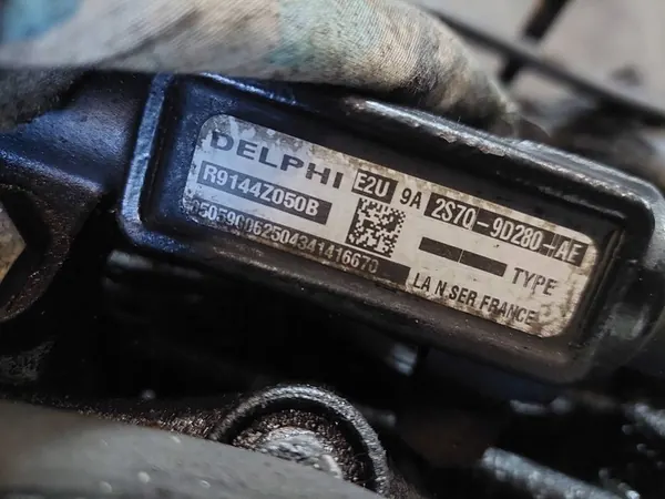 Kraftstoffpumpe + Einspritzdüsen Mondeo MK3 2.0 TDCI 3S7Q-9K546-BB image 3