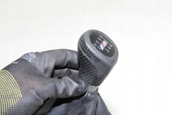 Pommeau de levier BMW E87 E81 manuel cuir OEM image 8