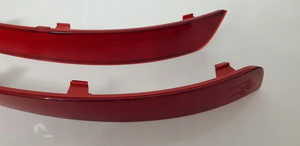 SKODA OCTAVIA 3 KOMBI Takaluukun Oikea Heijastin image 3