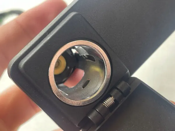 Encendedor Jaguar salpicadero OEM L8B215K040CA - Usado image 3