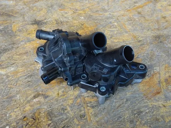 Pompa acqua AUDI A1 1.0 TFSI 04E121042AD image 2