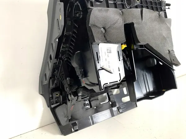 Luvas passageiro Audi Q3 83A 2018- OEM 83B857035 image 4