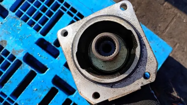 OEM 01H525085 Audi A4 B5 4x4 axelstöd image 5