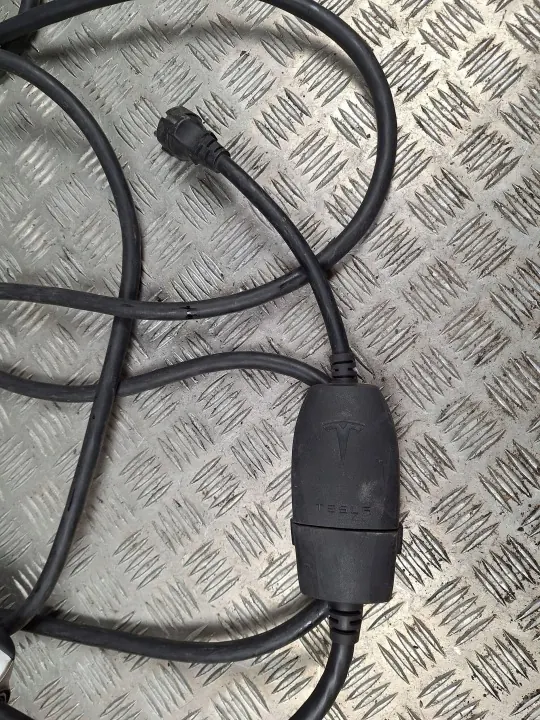 Cabo de carregamento Tesla OEM 102400502B - Usado image 7