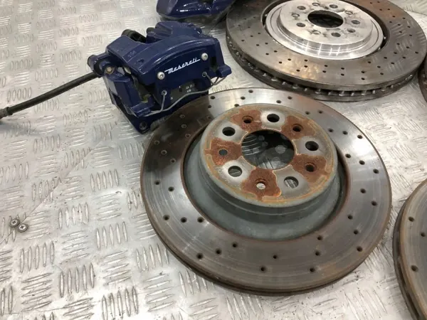 Conjunto de Grampos de Disco Maserati OE GTC3271 - Usado image 5