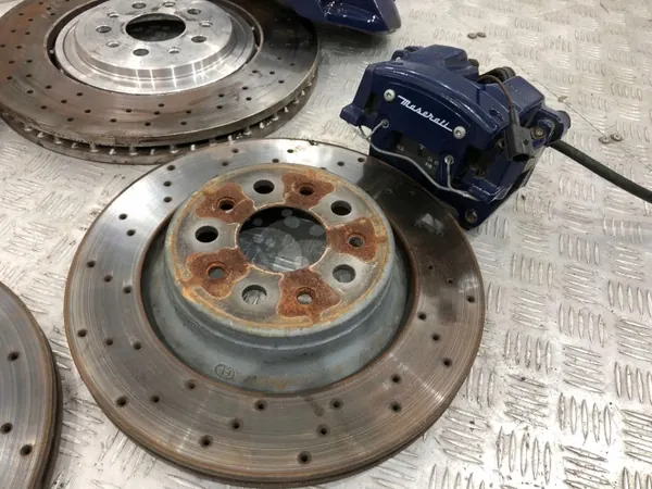 Conjunto de Grampos de Disco Maserati OE GTC3271 - Usado image 6
